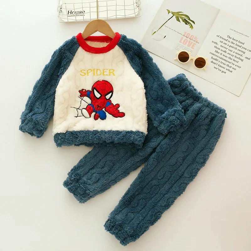 Pyjama Enfant Polaire “Araigné” – Ensemble Hiver Chaud, Aventures Nocturnes