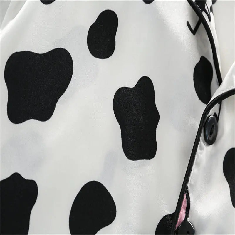 Pyjama Bébé “Douce Prairie” – Ensemble en Coton Imprimé Vache, Respirant & Ludique
