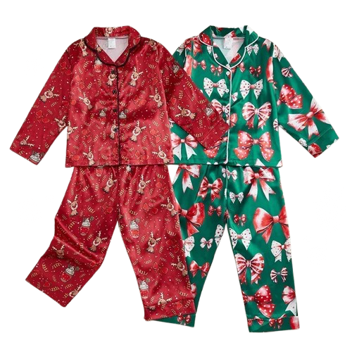 Pyjama Enfant Noël en Satin – Ensemble Festif à Boutons, Pantalon Élégant & Tissu Doux pour Fêtes d’Hiver
